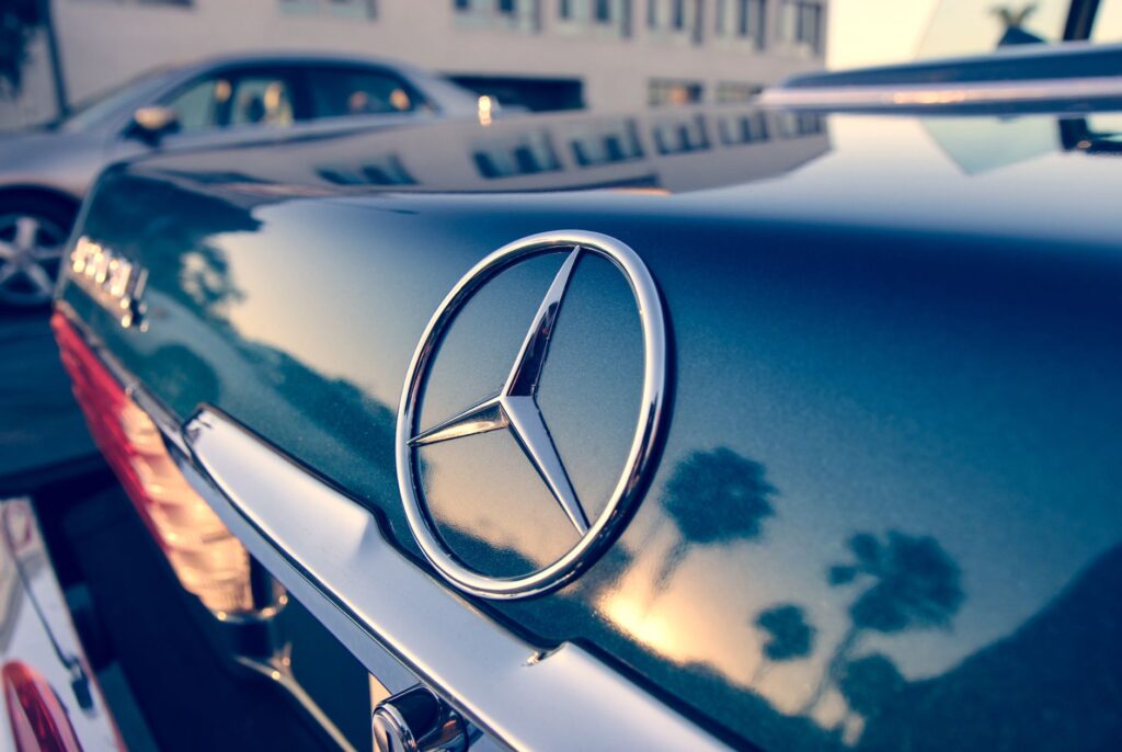 Mercedes-Benz Logo